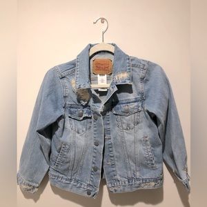 Levi’s Distressed Denim Jacket Size S/P/CH